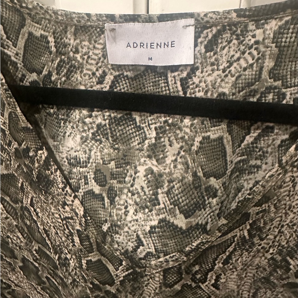 Adrienne tunic top blouse animal print snakeskin size medium